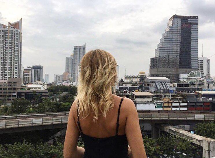 Good One Poshtel & Cafe Bar Vandrarhem Bangkok Exteriör bild